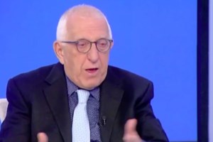 Ο Θοδωρής Ζαγοράκης απαντά στον Νικήτα Κακλαμάνη: "Καλά θα κάνει να ενημερωθεί πρώτα για το τι έχει συμβεί"