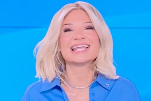 Η Ανθή Βούλγαρη φωτογραφίζει πρώτη φορά τον νεογέννητο γιο της