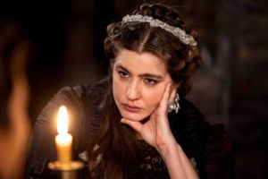 Μπήκαμε στα γυρίσματα για τη σειρά "Μάγισσα - Φλεγόμενη καρδιά" του ΑΝΤ1