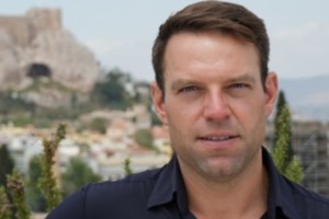 Aide-mémoire | Ο Κασσελάκης στην πίστα με τον δράκο & τα block του Ουγγαρέζου