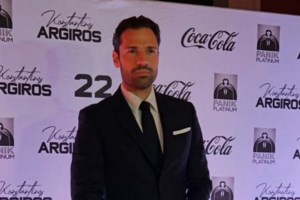 "Διαμαντένιος" ο Κωνσταντίνος Αργυρός με τη σύντροφό του στο πλάι του: "Σίγουρα θέλω να δημιουργήσω οικογένεια"