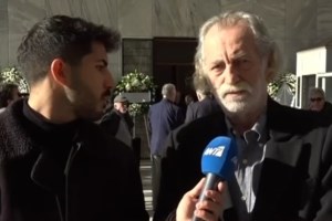 Ο Δημήτρης Φιλιππίδης στην κηδεία του Δημήτρη Ήμελλου - Η στενή σχέση που τους συνέδεε