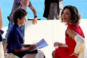 Δημήτρης Γκοτσόπουλος & Δανάη Παππά φωτογραφίζονται μαζί για τον "Άγιο Έρωτα"