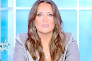 Ο Απόστολος Γκλέτσος με τη σύντροφό του στη Μύκονο μετά από επανασύνδεση