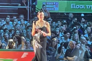 Η Αθηναΐς Νέγκα βράβευσε τη Μαρίνα Σάττι: "Θα μπορούσα να χασμουρηθώ, αλλά δεν θα το κάνω" - εικόνα 2