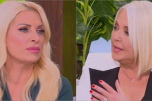 Ρούλα Κορομηλά & Ελένη Μενεγάκη φωτογραφίζονται μαζί μετά το τέλος της τηλεοπτικής τους συνάντησης - εικόνα 2