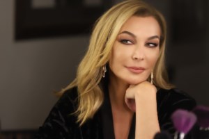 Η Τατιάνα Στεφανίδου στην Times Square με τα ρούχα της... κόρης της!