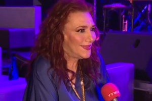 Με διπλό ρόλο στην τηλεόραση η Χάρις Αλεξίου την επόμενη τηλεοπτική σεζόν - εικόνα 2