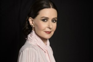 Κάτια Δανδουλάκη: "Τα τελευταία χρόνια έβλεπα τα μάτια της, που δεν υπήρχα εγώ μέσα τους"