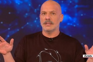 Γιώργος Λιάγκας σε Νίκο Μουτσινά: "Λίγη σοβαρότητα"