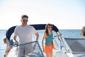 Αυτοί οι διάσημοι ηθοποιοί εισβάλουν στο "Hotel Ελβίρα" του Mega