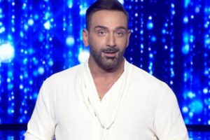 J2US | Η Δέσποινα Βανδή μοιράζεται πλάνα από τα παρασκήνια του trailer μαζί με τον Νίκο Κοκλώνη