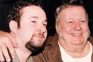 Μια άλλη showbiz | Αλίκη Βουγιουκλάκη και Κώστας Σπυρόπουλος σε καλοκαιρινές διακοπές σχεδόν 30 χρόνια πριν