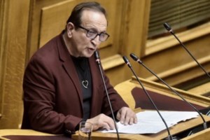 Σπύρος Μπιμπίλας: "Δεν είμαι ο πρώτος gay που μπήκε στη Βουλή, υπάρχουν πολλοί βουλευτές"