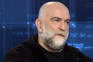Ο Μπάμπης Στόκας υποψήφιος στις Ευρωεκλογές με την Πλεύση Ελευθερίας