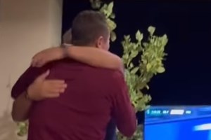 Με κασκόλ του Ολυμπιακού ο Γιώργος Λιάγκας: "Αυτό που έζησα χθες με τα παιδιά μου... έκλαιγα 10 λεπτά" - εικόνα 4