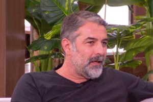 Ο Βασίλης Μπισμπίκης απαθανατίζει τον γιο του στη βόλτα τους! Δείτε το σπάνιο κλικ