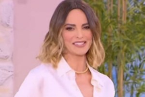 Κώστας Τσουρός: "Είναι λίγο υπερβολικό - Είπε ποτέ η Μπέττυ Μαγγίρα ότι δεν κάνει gossip;"