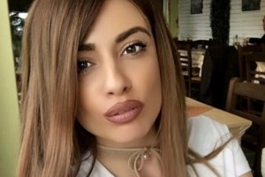 Μίνα Αρναούτη: "Ιερόδουλη να ήμουν, δεν δικαιούμαι αποζημίωση εφόσον μπήκα σε ένα αμάξι;"