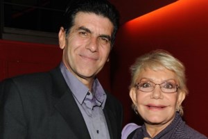 Δήμητρα Παπαδοπούλου και Γιάννης Μπέζος αναβίωσαν τους "Απαράδεκτους" μετά από 31 χρόνια - Απολαυστικό βίντεο - εικόνα 2