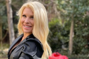 Η Ελένη Μενεγάκη ένα βήμα πριν το MEGA