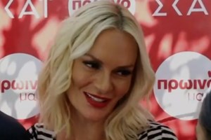 Ο Πάνος Καλλίτσης αντιδρά στην ατάκα της Έλενας Χριστοπούλου "στα αριστοκρατικά σαλόνια δε μιλάνε για αγοραίες συμπεριφορές"