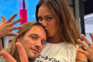 Πηνελόπη Αναστασοπούλου: Στις προσωπικές μας "μάχες" δεν υπάρχει ερωτική επιθυμία με τον σύντροφό μου