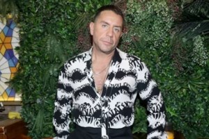 "Ο Γιώργος Μαζωνάκης έχει απομακρυνθεί από ολόκληρη την οικογένεια, δεν μιλάει με τη μητέρα του εδώ και μήνες" - εικόνα 4