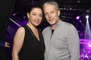 Η πρώτη δημόσια εμφάνιση της Έλενας Παπαρίζου μετά την είδηση του χωρισμού της από τον Ανδρέα Καψάλη