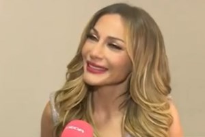 Δέσποινα Βανδή και Βασίλης Μπισμπίκης σε νέα τρυφερά στιγμιότυπα