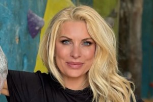 Η Ελένη Μενεγάκη και η Μαρίνα Παντζοπούλου σε καθημερινές στιγμές στην Κηφισιά