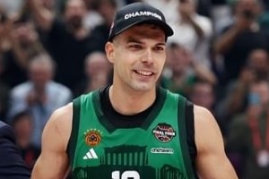 Έγινε μπαμπάς για δεύτερη φορά ο Κώστας Σλούκας