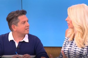 Χείμαρρος η Ελένη Μενεγάκη: "Πόσα να μας σούρουνε; Yπάρχει πάντα μια ομάδα ανθρώπων που λες, δεν έχει τίποτα άλλο να κάνει παρά να γράφει σκληρά πράγματα και κακίες;" - εικόνα 2