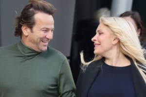Η Ελένη Μενεγάκη ξανά στην χειμωνιάτικη Κηφισιά - εικόνα 3