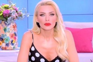 Η Κατερίνα Καινούργιου αιφνιδίασε on air τον καλεσμένο της: Εύχομαι του χρόνου να σου λέω κάθε μέρα "καλημέρα" - εικόνα 2