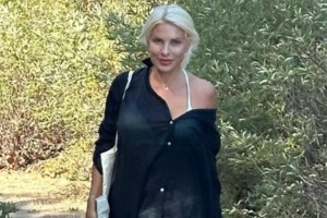 Η Μαρίνα Παντζοπούλου απαθανατίζει την Ελένη Μενεγάκη στις διακοπές τους - εικόνα 3