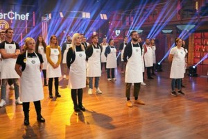 MasterChef | Ο Κωστής επέστρεψε και οι συμπαίκτες του "έσταξαν" φαρμάκι!