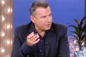 Ο Γιώργος Λιάγκας τα "έβαλε" και πάλι με τον Αλέξη Τσίπρα για το αυτοκίνητο του: "Με έχει στοιχειώσει το Range Rover"