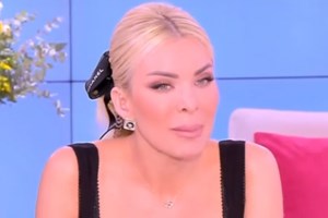 Ο Τάιλερ Μάκμπεθ επέστρεψε στην Ελλάδα για να βρεθεί στην ορκομωσία του Στέφανου Κασσελάκη