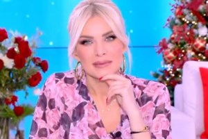 "Ασπίδα" για την Ελένη Μενεγάκη η Κατερίνα Καινούργιου - εικόνα 3