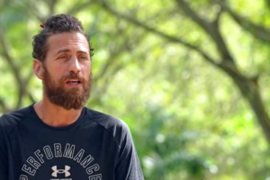 Survivor | Χαμός στο συμβούλιο που η κλίκα έβγαλε υποψήφιο τον Τζέιμς