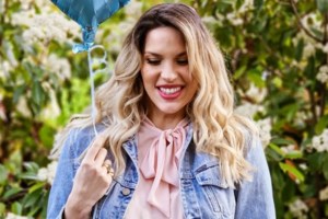 Η Μαντώ Γαστεράτου βγήκε από το μαιευτήριο με τη νεογέννητη κόρη της: "Δεν σας κρύβω ότι έχω λιγο άγχος..."