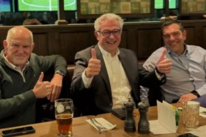 Ο εγγονός του Ανδρέα Παπανδρέου, Κωστής Κατσανέβας αποκαλύπτει: "Θυμάμαι μια δυσκολεμένη οικογένεια…"