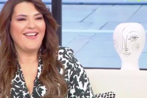 Κατερίνα Ζαρίφη: "Με πείραξε πολύ όταν έγραψε ότι σε μια κοινωνική εκδήλωση αγνόησα το παιδί της"