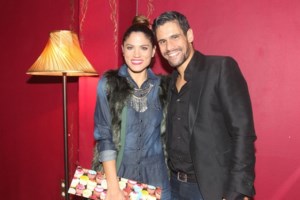 Μαίρη Συνατσάκη & Ίαν Στρατής υποδέχτηκαν το 2025 με την καθιερωμένη φωτογραφία αγκαλιά με την κόρη τους - εικόνα 2