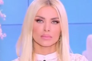 Η Κατερίνα Ζαρίφη για τέλος του "Πρωινού Καφέ": "Το μεγάλο κακό το έκανε το κλίμα που δημιουργήθηκε"