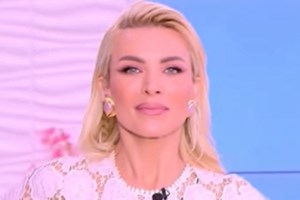Κατερίνα Καινούργιου: "Είμαι έξαλλη. Έχω νευριάσει! - Ξαφνικά παρουσιάστριες που έχουν χαμηλά νούμερα τις ζητάνε από παντού"