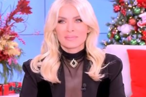 Ο Ανδρέας Μικρούτσικος επέστρεψε στη "Super Κατερίνα" - "Μας έλειψες. Είσαι καλά;"