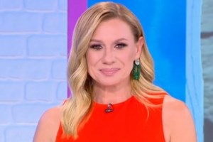 Γιώργος Λιάγκας & Μαρία Αντωνά ξεκίνησαν τις καλοκαιρινές τους διακοπές - Δείτε το βίντεο