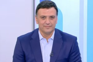 Ο Βασίλης Κικίλιας απαθανατίζει τον μικρό Παναγιώτη - Αντώνιο στις διακοπές τους στη Λέρο | Δείτε τη φωτογραφία
